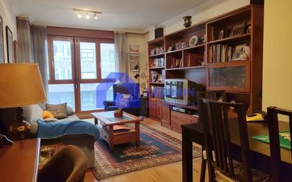 Living room of Flat for sale in Oviedo   with Heating, Parquet flooring and Storage room