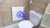 Bathroom of Flat for sale in Oviedo   with Heating