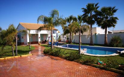 Swimming pool of House or chalet for sale in Los Palacios y Villafranca  with Swimming Pool