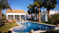 Swimming pool of House or chalet for sale in Los Palacios y Villafranca  with Swimming Pool