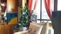 Sala d'estar de Dúplex en venda en Brunete amb Aire condicionat
