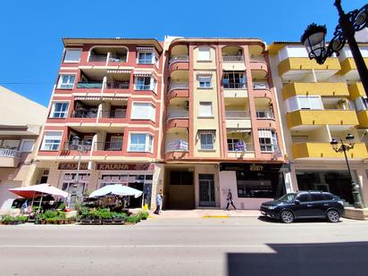 Exterior view of Flat to rent in Guardamar del Segura  with Air Conditioner, Terrace and Balcony