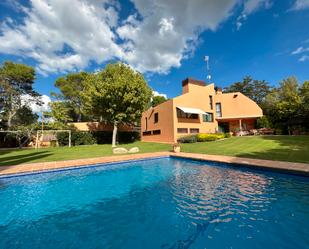 Garden of House or chalet for sale in Boadilla del Monte  with Air Conditioner, Terrace and Swimming Pool