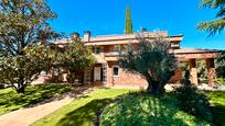 Vista exterior de Casa o xalet en venda en Boadilla del Monte amb Aire condicionat, Terrassa i Piscina