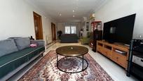 Sala d'estar de Casa o xalet en venda en Boadilla del Monte amb Aire condicionat, Terrassa i Piscina