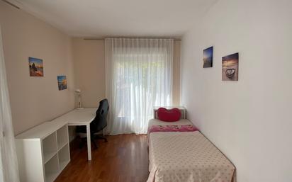Dormitori de Pis per a compartir en Aranjuez amb Aire condicionat, Terrassa i Balcó