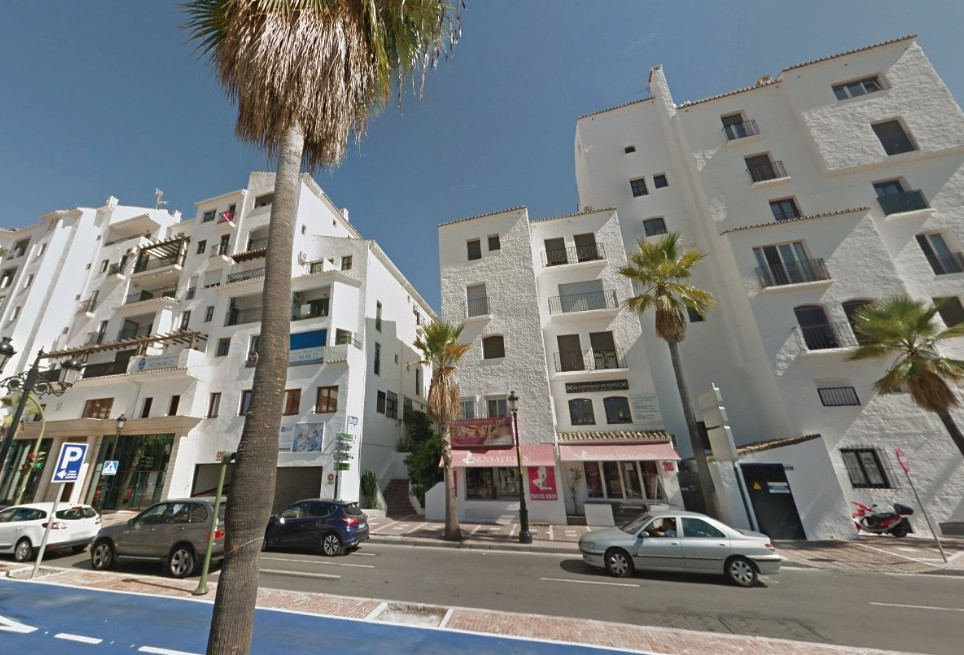 Apartamento en venta  en  c/ Muelle Ribera. Puerto Jose Banús, Marbella