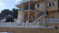 Exterior view of House or chalet for sale in Gilet  with Terrace and Swimming Pool