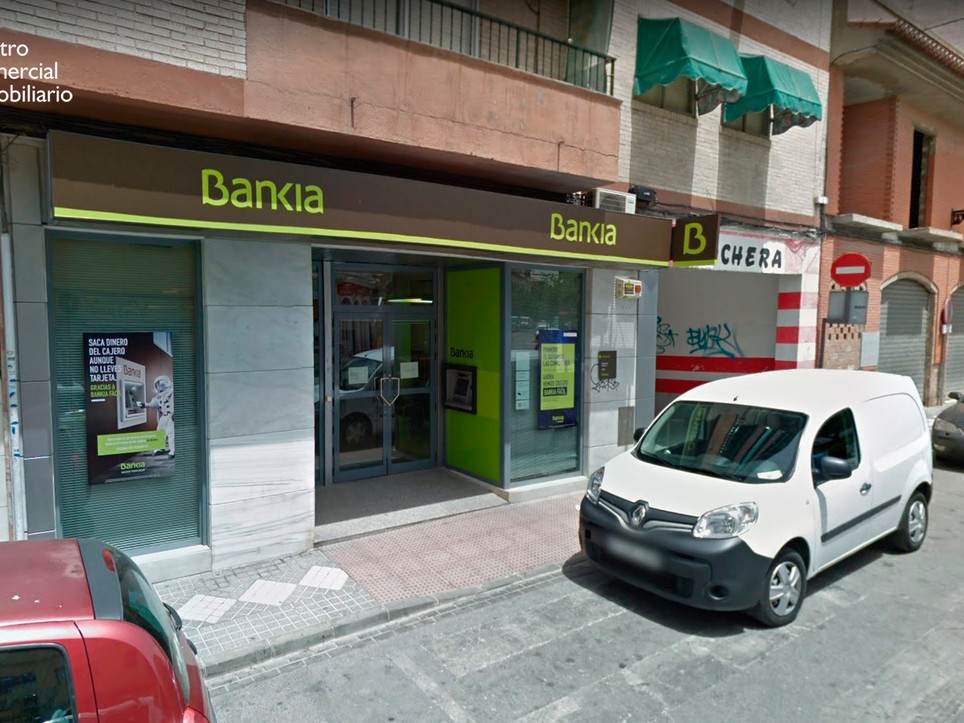 Local - 1ª línea comercial en venta  en Calle Generalife, Maracena