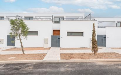 Vista exterior de Casa adosada en venda en Aranjuez amb Terrassa