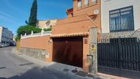 Exterior view of Single-family semi-detached for sale in Cenes de la Vega  with Terrace and Swimming Pool