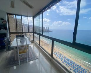 Dormitori de Apartament en venda en Benidorm amb Terrassa i Piscina