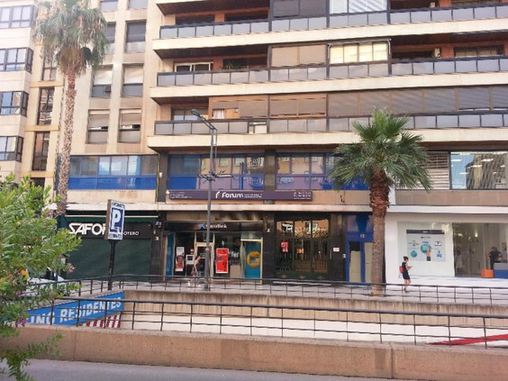 Local en venta  en Avenida JAIME I, Castellón de la Plana / Castelló de la Plana