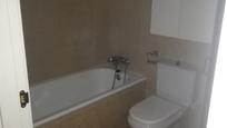 Bathroom of Flat for sale in  Madrid Capital  with Terrace and Swimming Pool