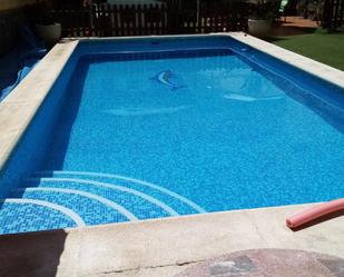 Piscina de Casa adosada en venda en Pinos Puente amb Terrassa i Piscina