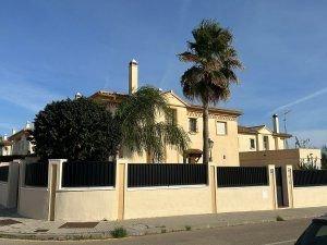 Exterior view of House or chalet for sale in Alhaurín de la Torre  with Air Conditioner and Terrace