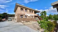 Exterior view of House or chalet for sale in Hoyo de Manzanares  with Air Conditioner and Terrace