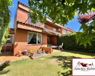 Garden of Single-family semi-detached for sale in Torrelodones  with Air Conditioner, Terrace and Swimming Pool