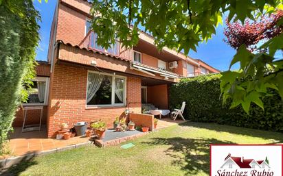 Garden of Single-family semi-detached for sale in Torrelodones  with Air Conditioner, Terrace and Swimming Pool