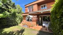 Garden of Single-family semi-detached for sale in Torrelodones  with Air Conditioner, Terrace and Swimming Pool