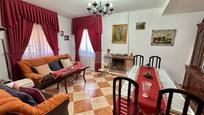 Sala d'estar de Casa o xalet en venda en El Viso de San Juan amb Aire condicionat i Piscina