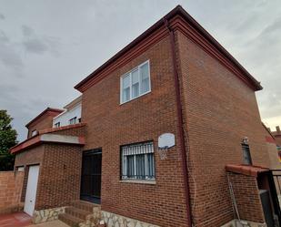 Exterior view of House or chalet for sale in Villanueva de la Torre