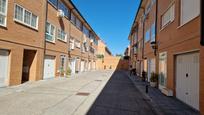 Vista exterior de Casa o xalet en venda en Alcalá de Henares amb Aire condicionat i Terrassa