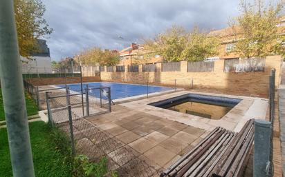 Piscina de Dúplex en venda en Alcalá de Henares amb Aire condicionat, Calefacció i Terrassa