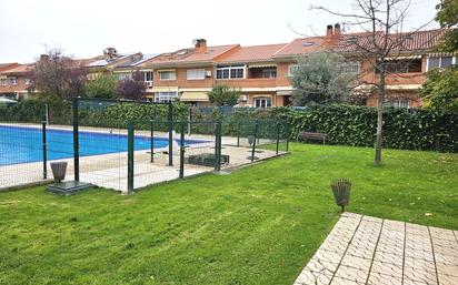 Piscina de Pis en venda en Alcalá de Henares amb Aire condicionat, Calefacció i Aparcament comunitari