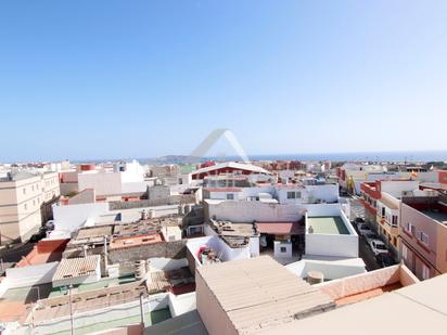 Vista exterior de Pis en venda en Ingenio amb Terrassa i Balcó