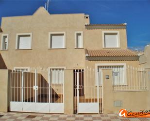 Exterior view of Single-family semi-detached for sale in Fuente de Piedra  with Terrace