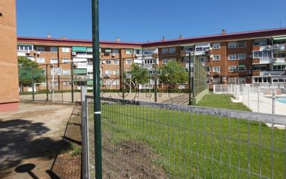 Exterior view of Flat for sale in Mejorada del Campo  with Terrace and Swimming Pool