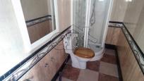 Bathroom of House or chalet for sale in Lominchar  with Air Conditioner