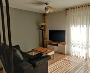 Sala d'estar de Casa adosada en venda en Monzón amb Aire condicionat i Terrassa