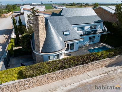Vista exterior de Casa o xalet en venda en Golmés amb Aire condicionat, Terrassa i Piscina