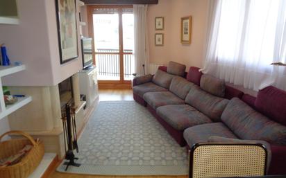 Sala d'estar de Casa o xalet en venda en Anguciana amb Terrassa i Balcó