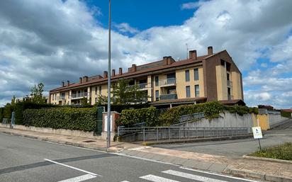 Vista exterior de Pis en venda en Cirueña amb Calefacció, Parquet i Terrassa