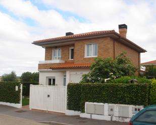 Exterior view of House or chalet for sale in Zarratón  with Terrace and Balcony