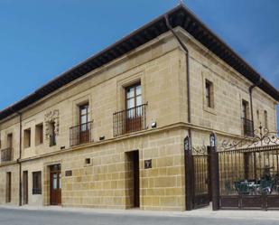 Vista exterior de Finca rústica en venda en Castañares de Rioja amb Balcó