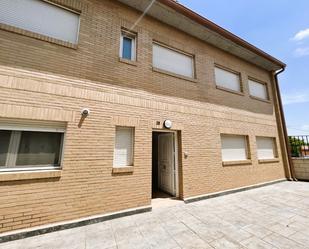 Vista exterior de Casa adosada en venda en Borja amb Terrassa