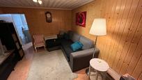 Sala d'estar de Casa o xalet en venda en Villahermosa del Campo amb Piscina