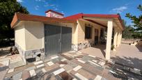 Vista exterior de Casa o xalet en venda en Alfajarín amb Piscina