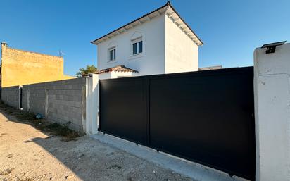 Exterior view of House or chalet for sale in Villafranca de Ebro  with Swimming Pool