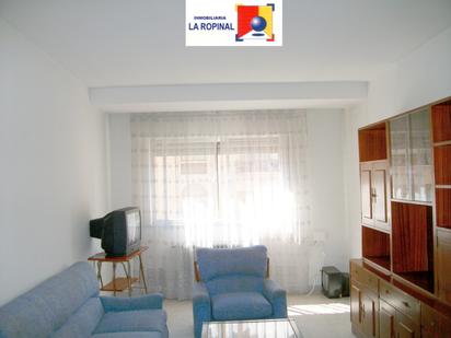 Living room of Flat for sale in Salamanca Capital  with Heating, Furnished and Washing machine