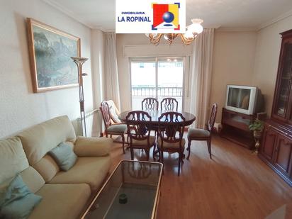 Living room of Flat for sale in Salamanca Capital  with Balcony