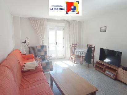 Living room of Flat for sale in Salamanca Capital  with Balcony