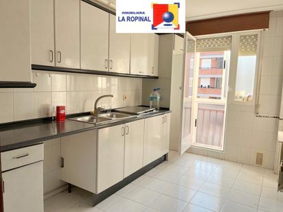 Kitchen of Flat for sale in Salamanca Capital  with Terrace and Balcony