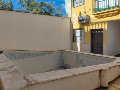 Exterior view of Single-family semi-detached for sale in Villafranca de Córdoba  with Terrace, Swimming Pool and Community parking