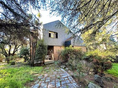 Vista exterior de Casa o xalet en venda en Torrelodones amb Terrassa, Piscina i Balcó