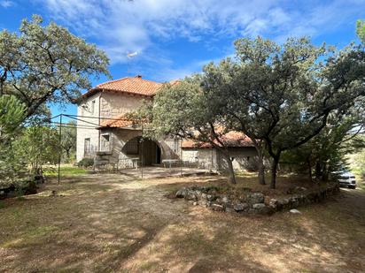 Vista exterior de Casa o xalet de lloguer en Torrelodones amb Calefacció i Terrassa